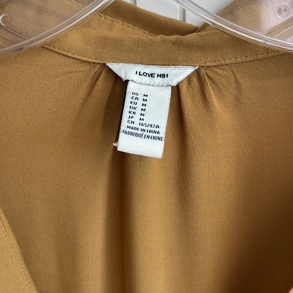 Forever 21 I Love H81 Women’s Mustard Long Sleeve 1/2 Button Collared Blouse - M - Picture 2 of 6
